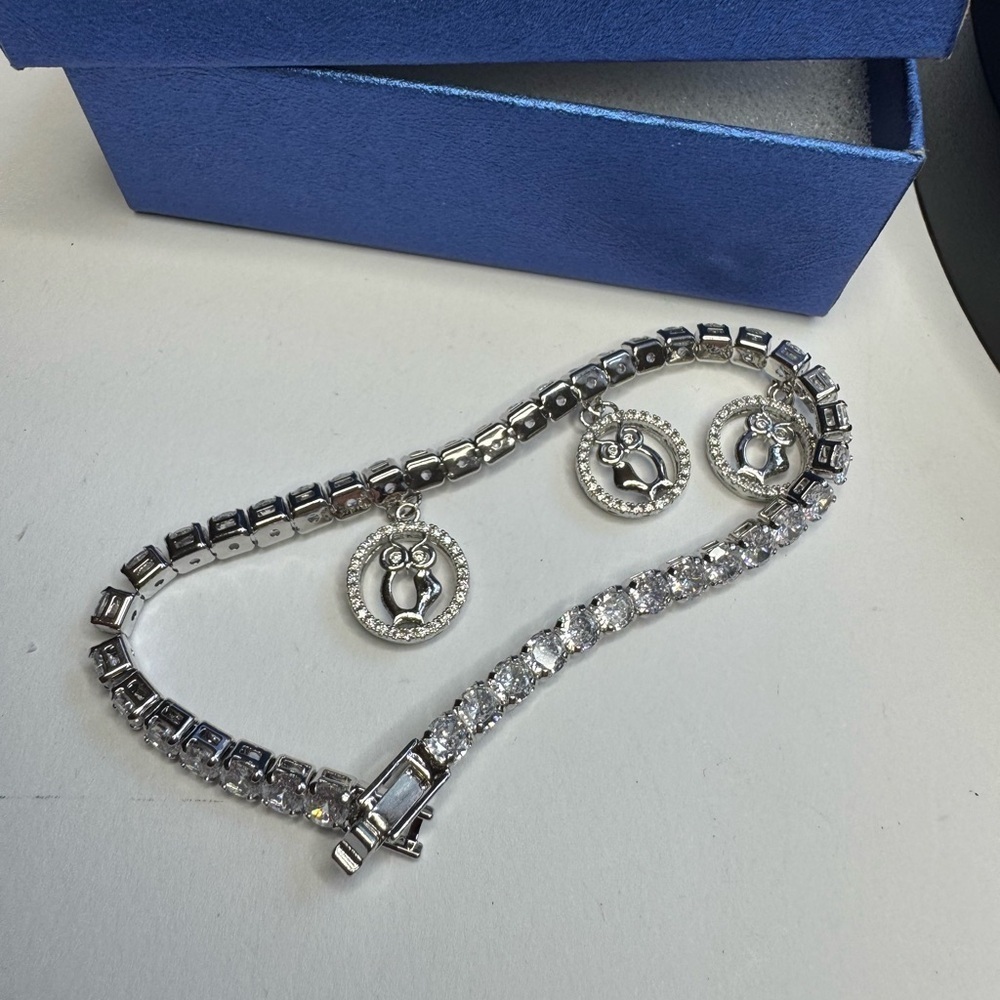 Simulated Diamond Owl Charm Bracelet in Silvertone (7.50 In) 5.00 ctw